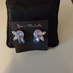 BRAND NEW!! VINTAGE JON MICHELLE PIERCED EARRINGS.